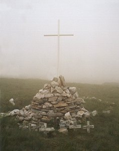 Cairn Memorial to crew of Anson N9857, click image to go back.