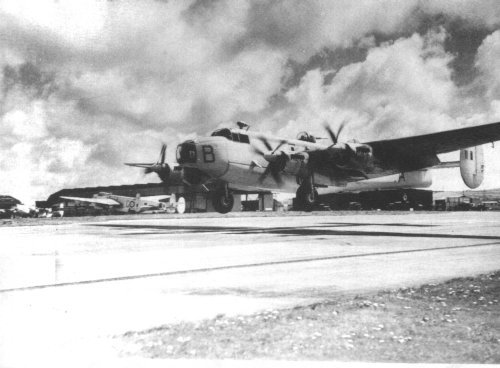 Mk 1 Shackleton WG525 landing on runway 32 St Eval,