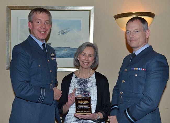 Sqn Ldr Andy Bull, Mrs Linda Bulloch, Air Cdre Richard Hill ( RAF Air Command).