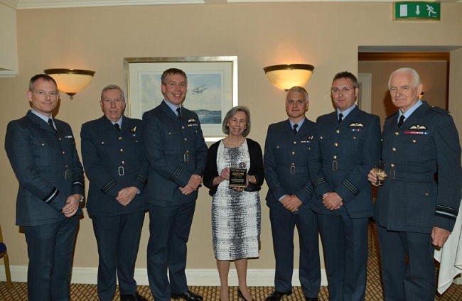 Air Cdre Richard Hill (RAF Air Command)  Bob Hall, Sqn Ldr Andy Bull, Mrs Linda Bulloch, Flt Lt Ian Tuff (Exchange Officer with US Navy at Naval Air Station Jacksonville Florida) Sqn Ldr Mark Faulds (Exchange Officer with US Navy at Naval Air Station Jacksonville Florida) AVM Andrew Roberts (Vice President.) 